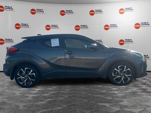 Used 2022 Toyota C-HR XLE FWD image 6
