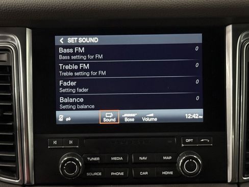 Used 2017 Porsche Macan S image 34