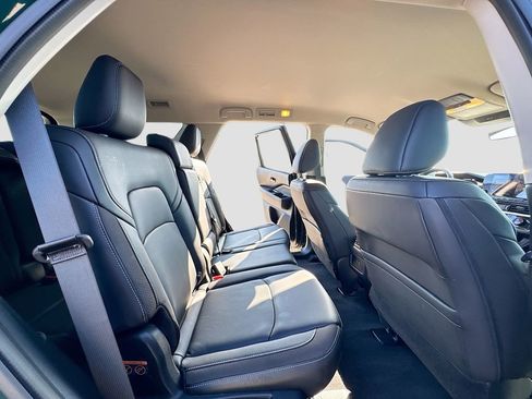 Used 2024 Nissan Pathfinder SL w/ Cargo Package image 31