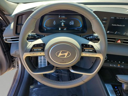 Used 2025 Hyundai Elantra Sport image 22
