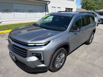 Used 2024 Chevrolet Traverse LT