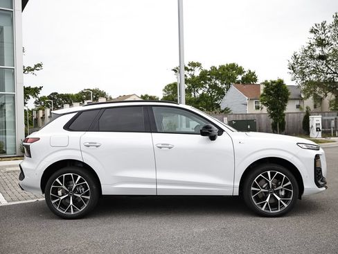 New 2026 Audi Q3 quattro 2.0T AWD/4WD image 4