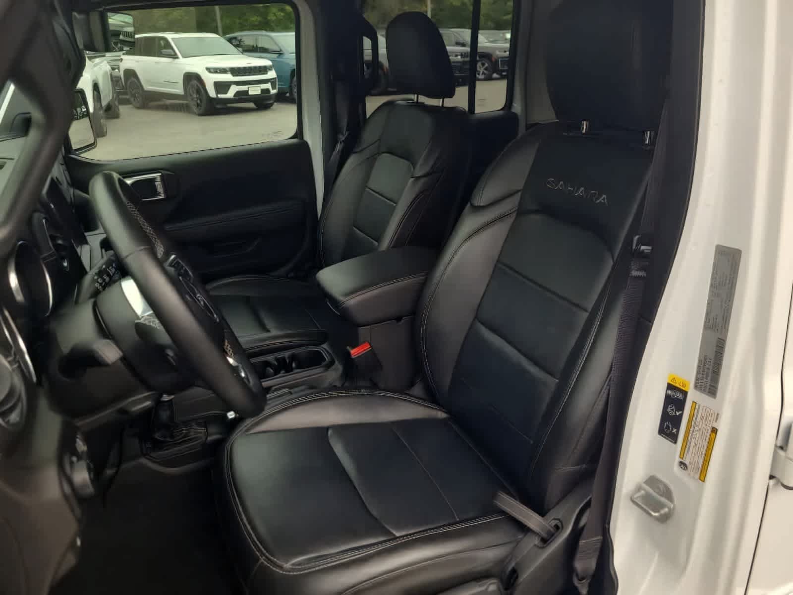 Used 2023 Jeep Wrangler Unlimited Sahara w/ Cold Weather Group AWD/4WD image 12