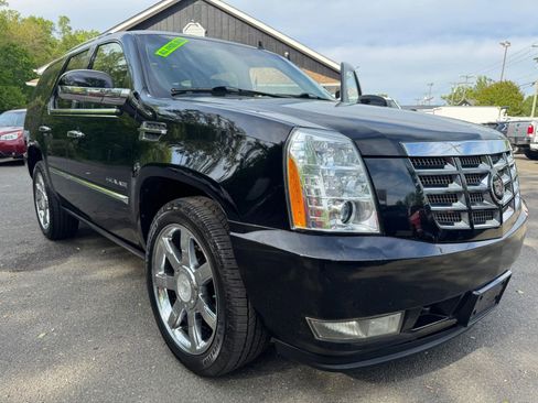 Used 2011 Cadillac Escalade Premium AWD/4WD image 1