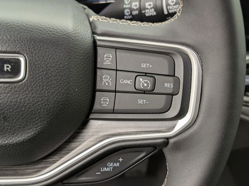 Used 2023 Jeep Wagoneer Series III w/ Preferred Equipment Group image 22