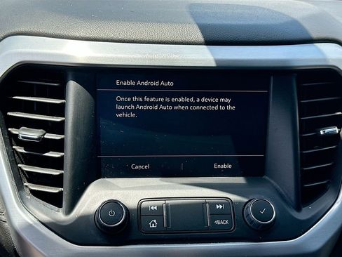 Used 2023 GMC Acadia SLE FWD image 13