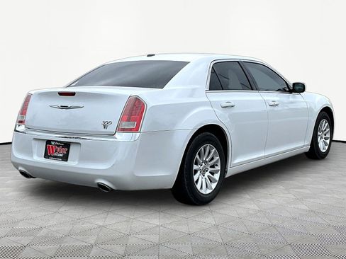Used 2013 Chrysler 300 w/ Driver Convenience Group RWD image 6