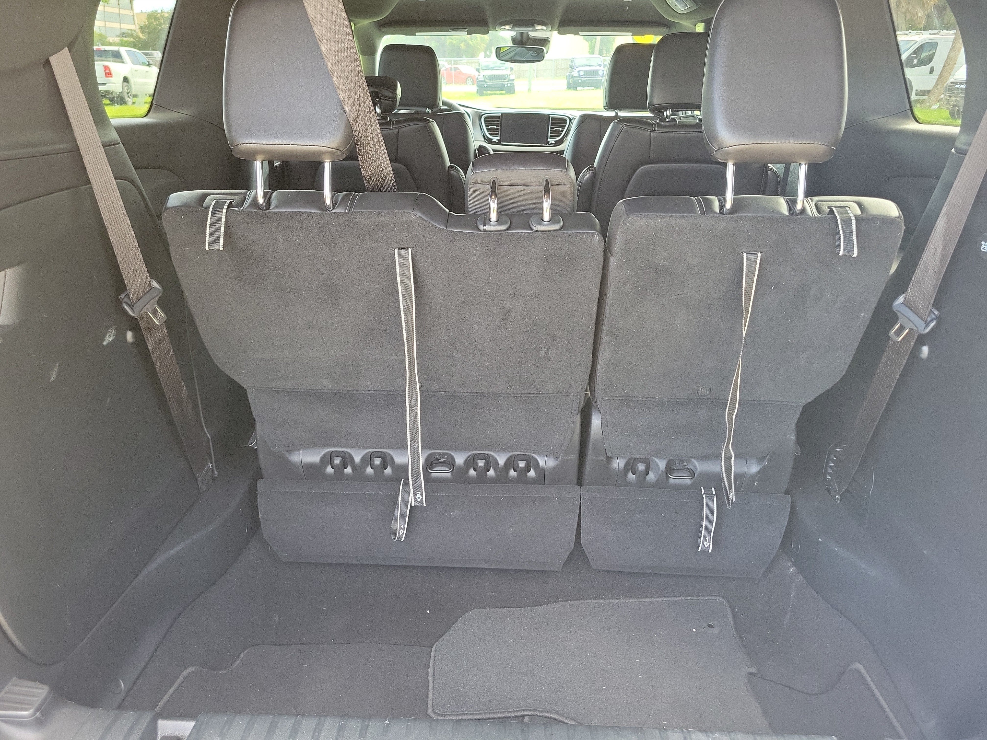 Used 2026 Chrysler Pacifica Select FWD image 7
