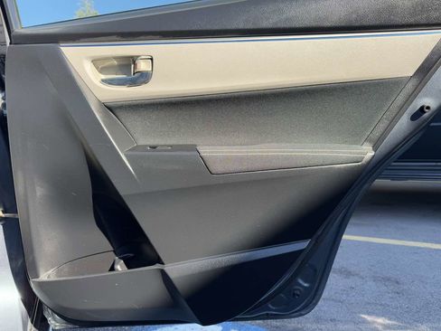 Used 2015 Toyota Corolla LE image 32