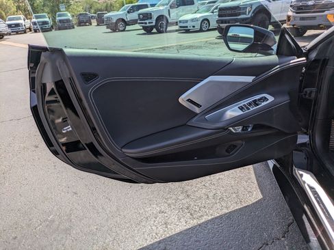 Used 2021 Chevrolet Corvette Stingray Preferred Conv w/ Z51 Performance Package RWD image 12