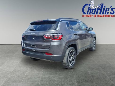 Used 2024 Jeep Compass Limited AWD/4WD image 4