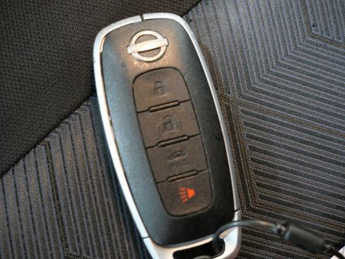 Used 2023 Nissan Versa SV image 24