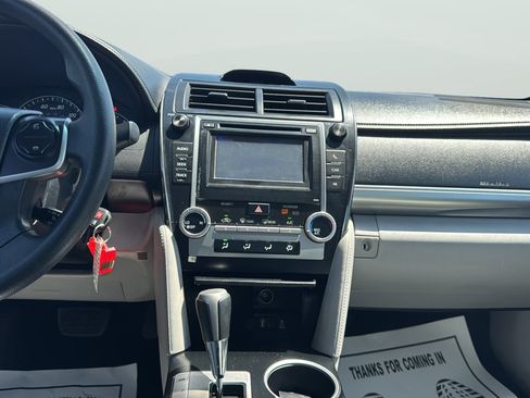 Used 2013 Toyota Camry LE FWD image 16