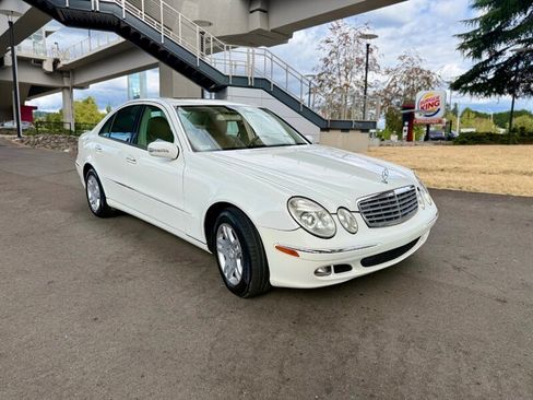 Used 2005 Mercedes-Benz E 320 Sedan image 2