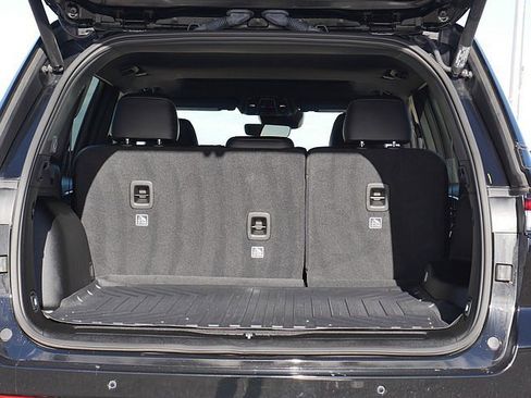 Used 2025 Jeep Grand Cherokee Altitude image 51