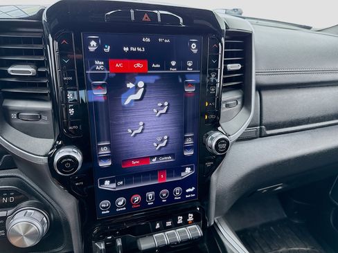 Used 2020 RAM 1500 Laramie AWD/4WD image 12