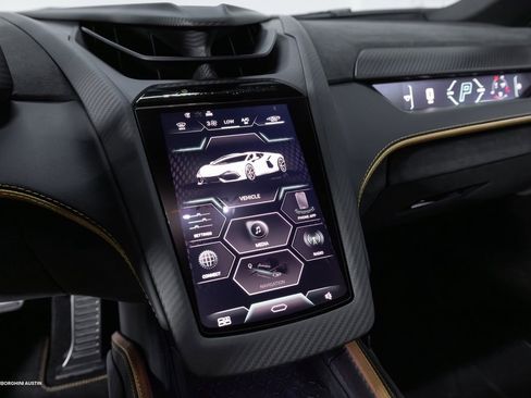Used 2025 Lamborghini Revuelto image 33