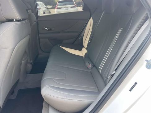 Used 2023 Hyundai Elantra SEL w/ Convenience Package FWD image 13
