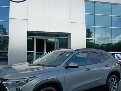 Used 2025 Chevrolet Trax LT