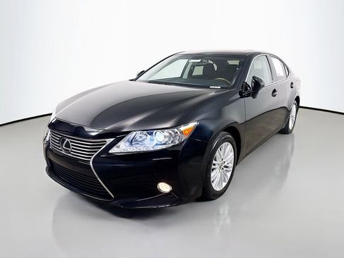 Used 2013 Lexus ES 350 w/ Luxury Pkg image 3