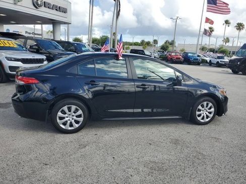 Used 2025 Toyota Corolla LE FWD image 8