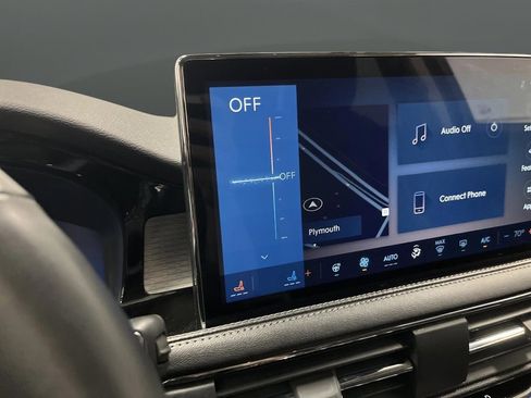 Used 2023 Lincoln Corsair AWD w/ Equipment Group 101A image 7