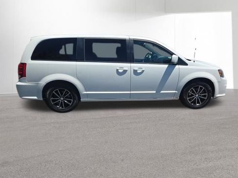 Used 2018 Dodge Grand Caravan GT FWD image 6