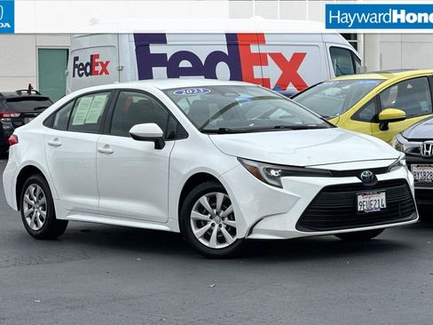 Used 2023 Toyota Corolla LE image 1