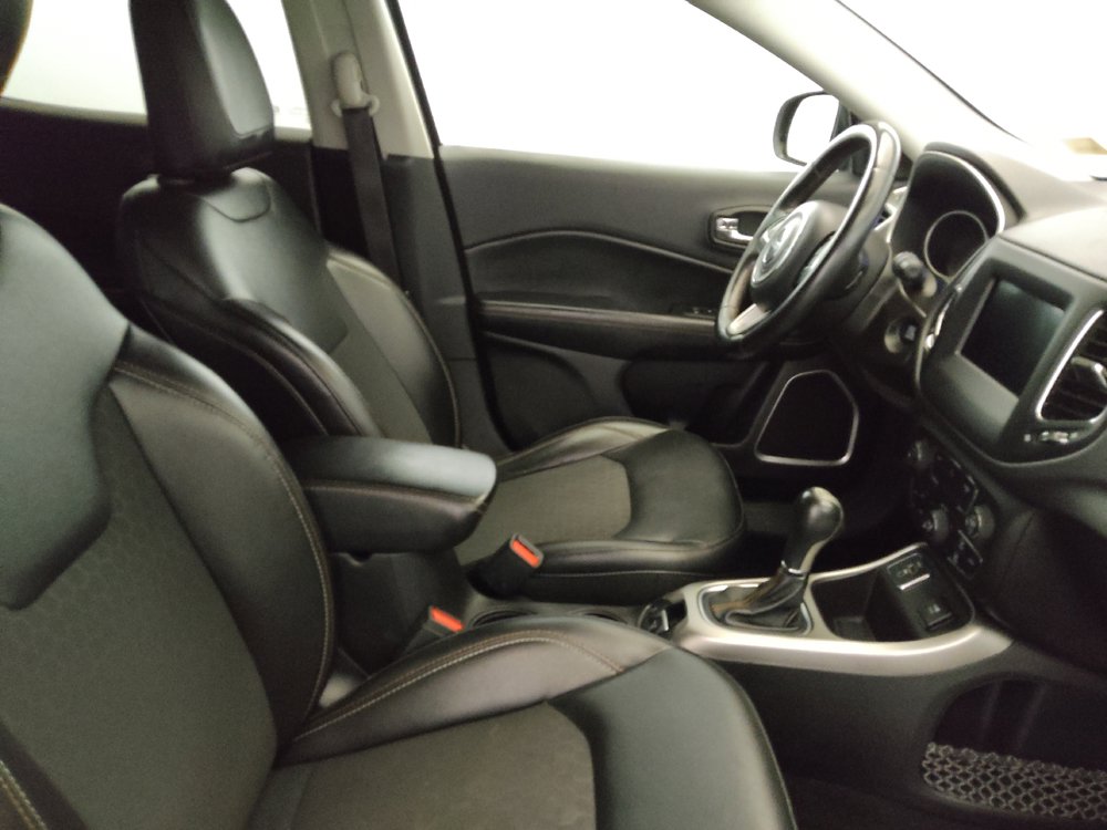 Used 2019 Jeep Compass Latitude w/ Popular Equipment Group FWD image 21
