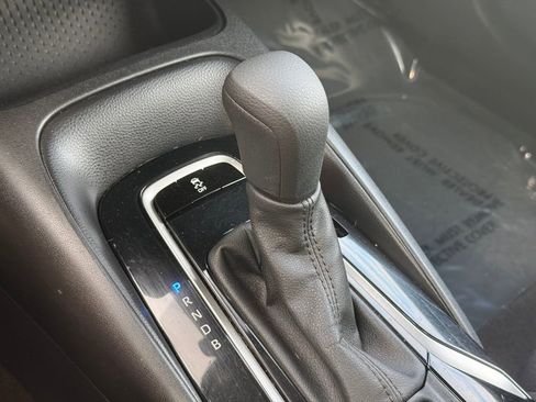 Used 2021 Toyota Corolla LE image 30