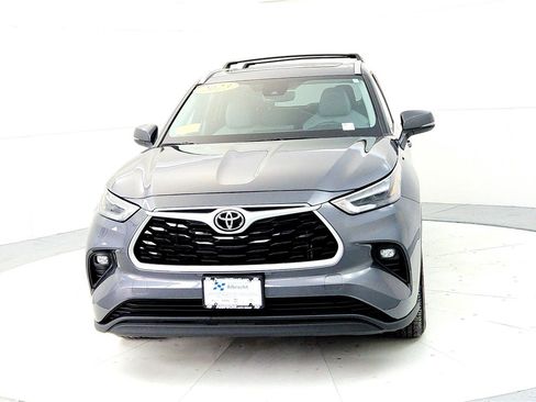 Certified 2023 Toyota Highlander XLE image 2