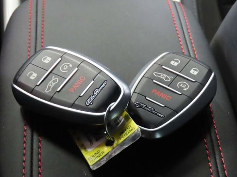 Used 2024 Alfa Romeo Tonale Veloce image 19