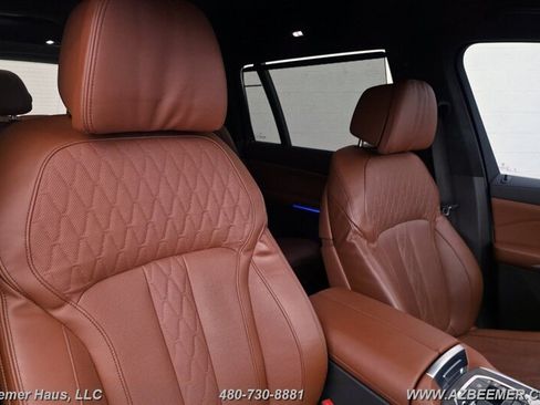 Used 2024 BMW X7 xDrive40i w/ M Sport Package AWD/4WD image 25