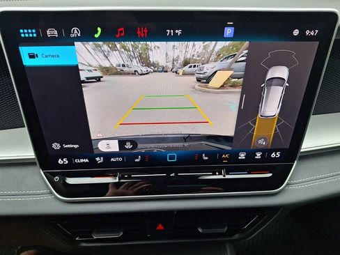 New 2026 Volkswagen Tiguan SE R-Line image 16