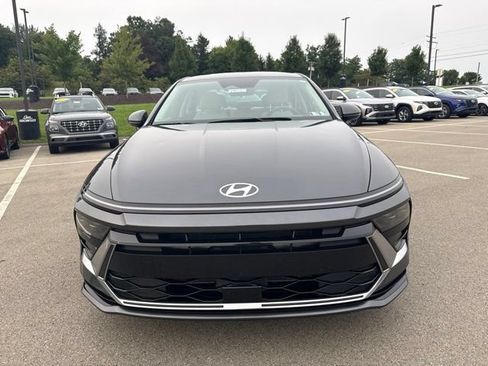 Used 2025 Hyundai Sonata SEL FWD image 11