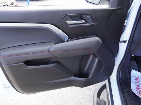 Used 2023 Chevrolet Colorado Z71 w/ Z71 Convenience Package 2 image 18