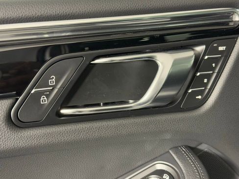 New 2026 Porsche Macan image 27