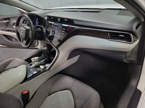 Used 2020 Toyota Camry LE w/ Sunroof Package FWD image 23