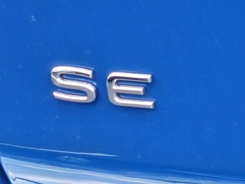 Used 2025 Volkswagen Atlas Cross Sport SE FWD image 39
