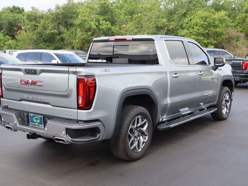 Used 2024 GMC Sierra 1500 SLT w/ SLT Premium Plus Package AWD/4WD image 9