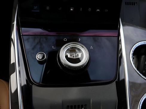 New 2025 Cadillac Escalade IQ Luxury 2 image 31