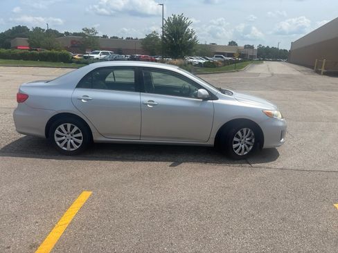 Used 2013 Toyota Corolla LE FWD image 22