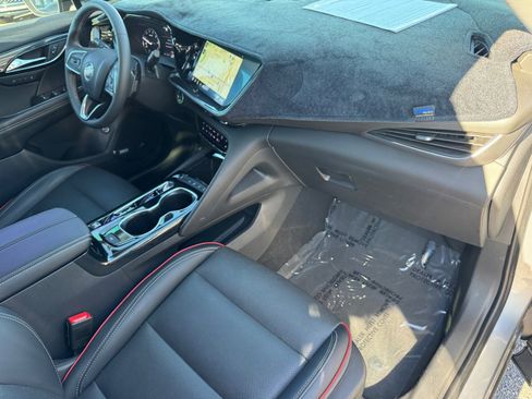 Used 2022 Buick Envision Essence w/ Technology Package II image 10