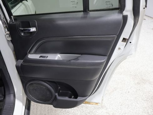 Used 2015 Jeep Compass High Altitude FWD image 20