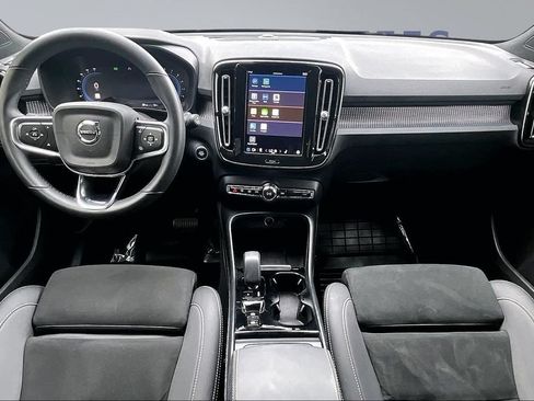 Used 2023 Volvo XC40 B4 Ultimate w/ Protection Package Premier FWD image 7