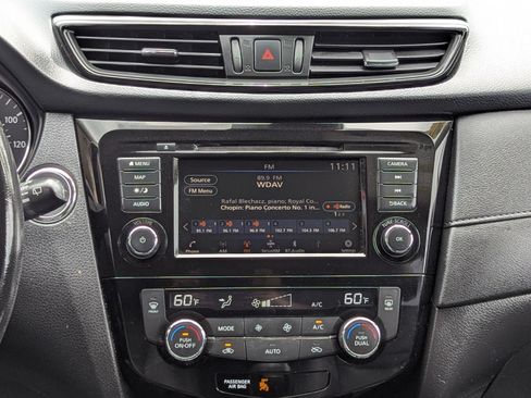 Used 2019 Nissan Rogue SV w/ Premium Package AWD/4WD image 15