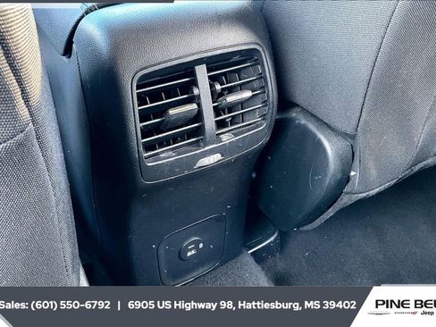 Used 2020 Ford Escape SE image 24