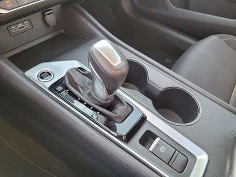 Used 2025 Nissan Altima 2.5 SV AWD/4WD image 22