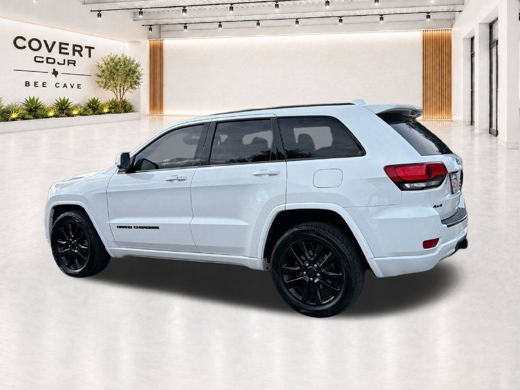 Used 2017 Jeep Grand Cherokee Altitude AWD/4WD image 6