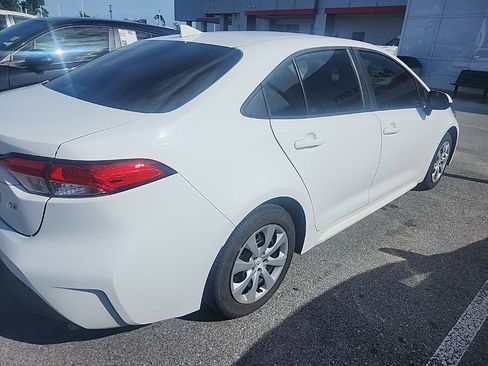 Used 2023 Toyota Corolla LE FWD image 13
